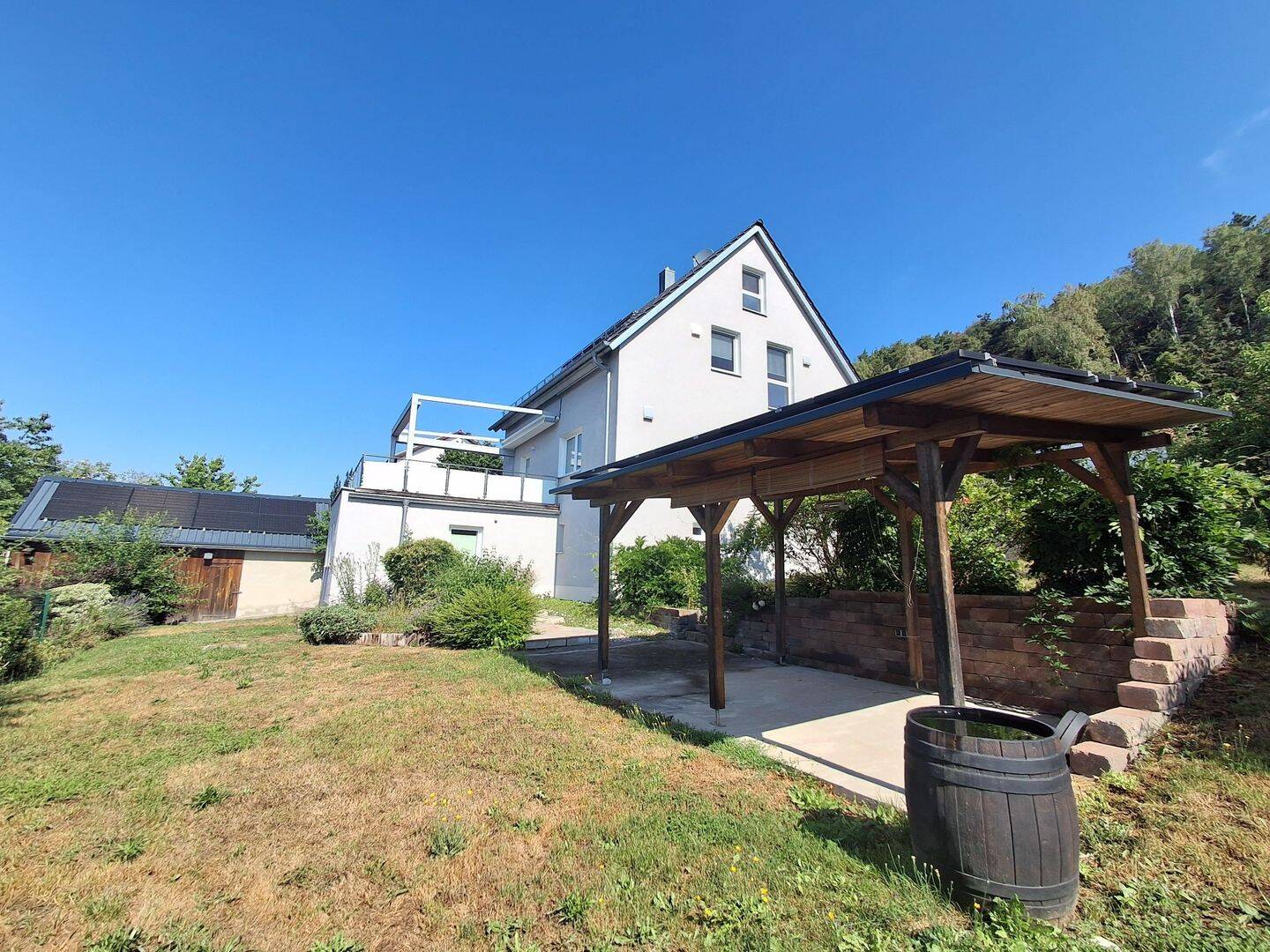 Neuwertig, stilvoll, großzügig, exklusiv: Einfamilienhaus mit Einliegerwohnung in Top-Lage, 92421 Schwandorf
