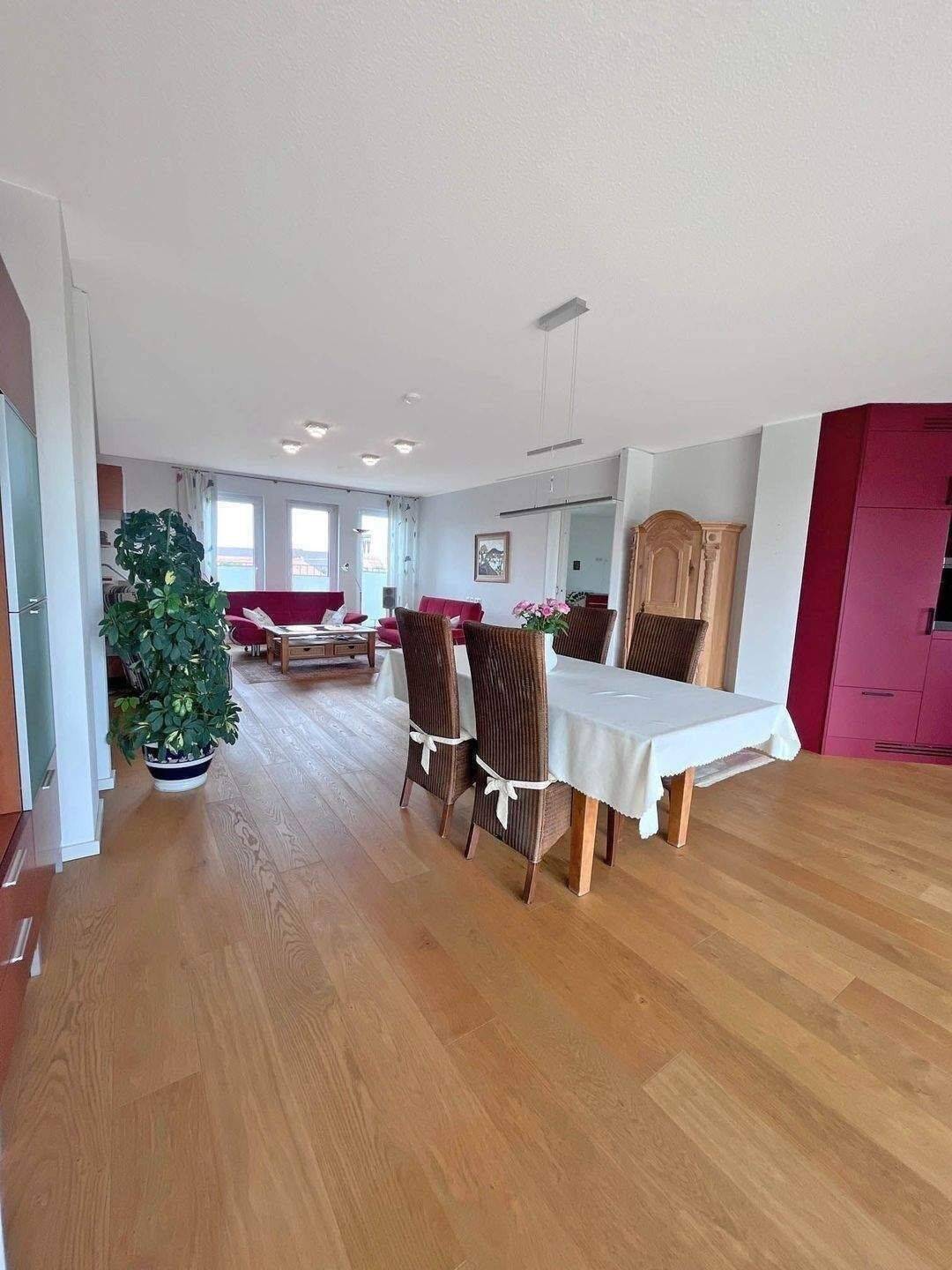 Über den Dächern Nürnbergs: Penthouse 151 m², Marken-EBK, Dachterrasse + Wintergarten, Blick zur Kaiserburg, 90443 Nürnberg