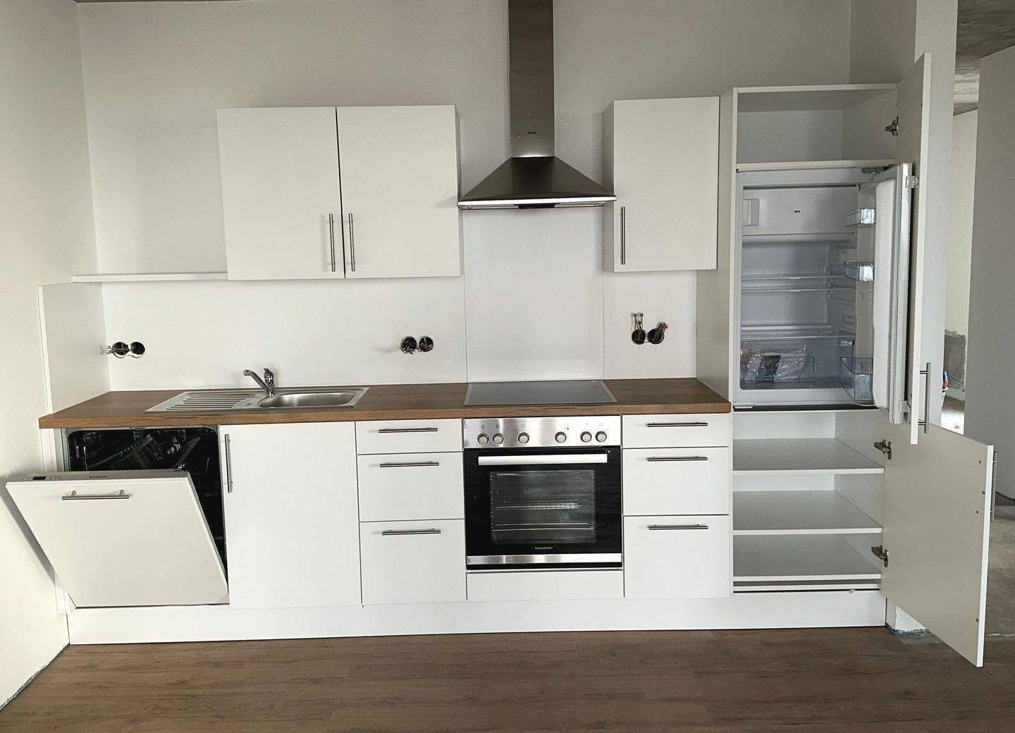 Ab sofort frei / 2,5-Zimmer-Wohnung im Obergeschoss / Einbauküche / Fußbodenheizung / Balkon / Abstellraum – 54516 Flußbach – Bild 1 von 3