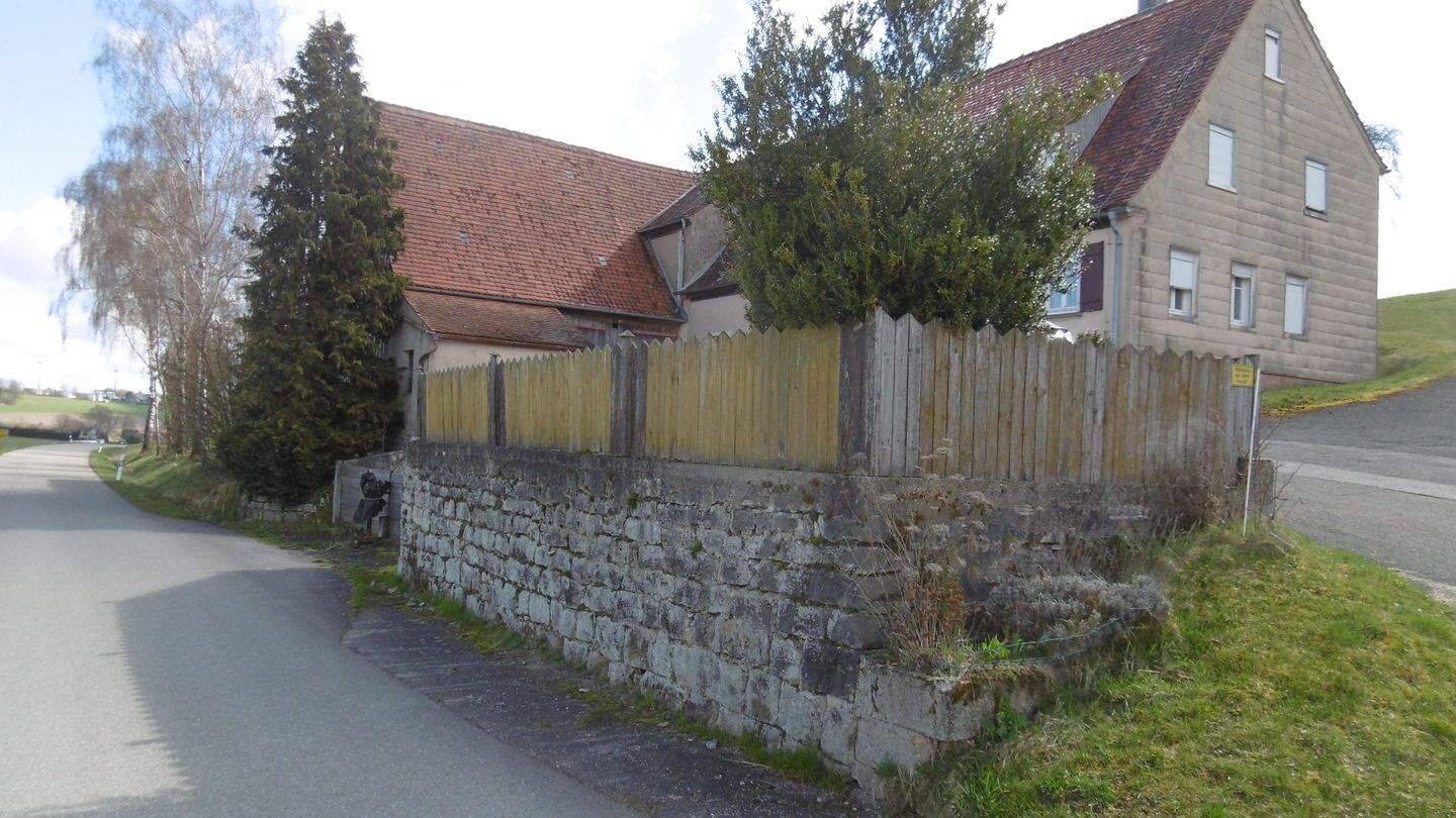 Gelegenheit für den Tierliebhaber Bauernhaus mit 17000qm Grundstück direkt am Haus, 91626 Schopfloch