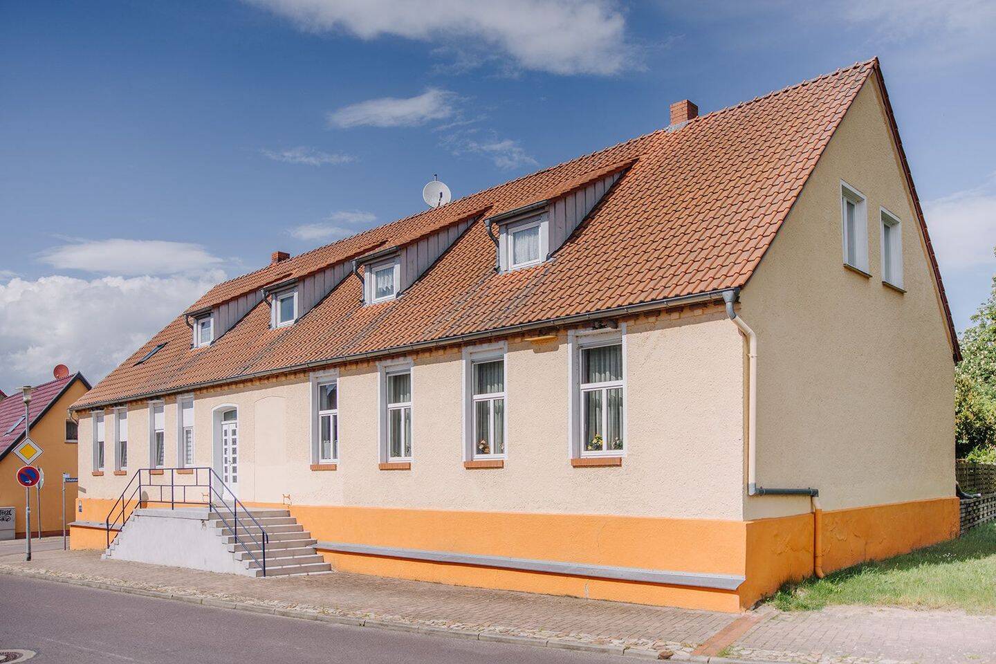 Historischer Altbau: voll vermietetes Mehrfamilienhaus im Naherholungsgebiet!, 39217 Schönebeck (Elbe)