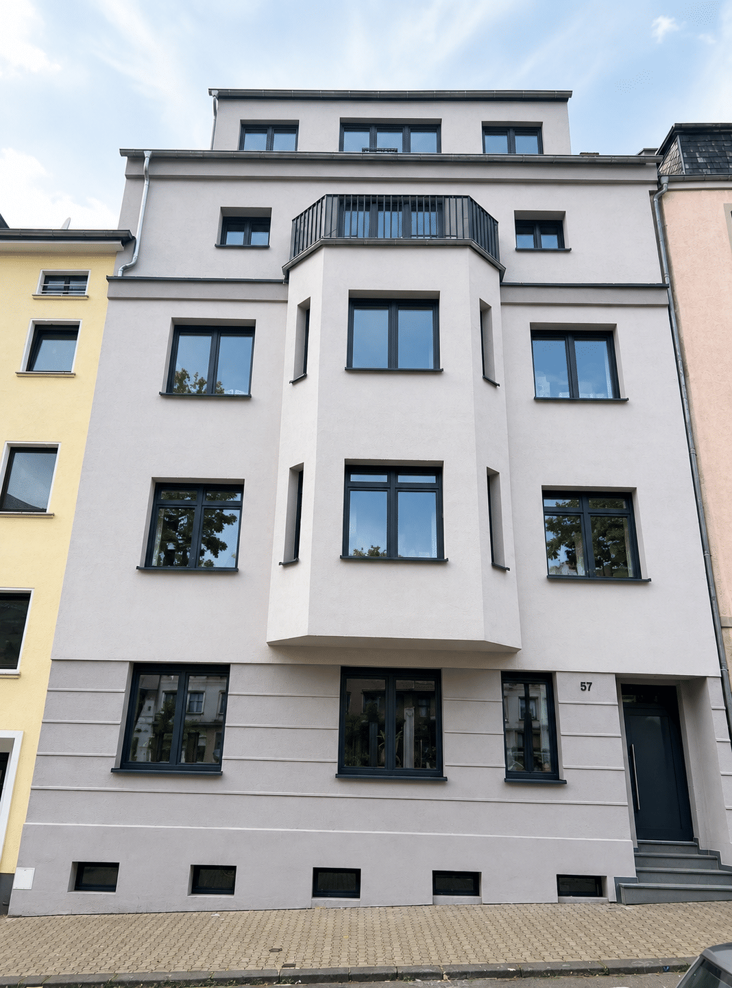 Helle und großzügige 3-Zimmer-Wohnung im modernisierten Altbau, 66113 Saarbrücken