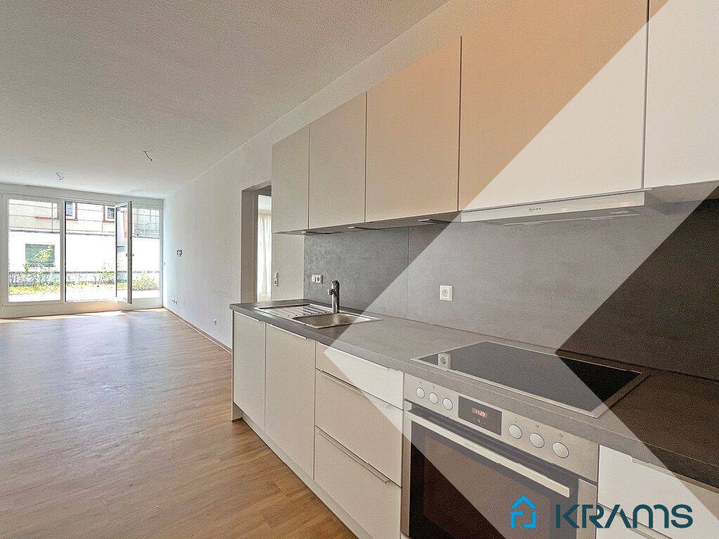 Stadtleben genießen: Attraktive 3-Zimmer-Wohnung mit großer Dachterrasse!, 72764 Reutlingen