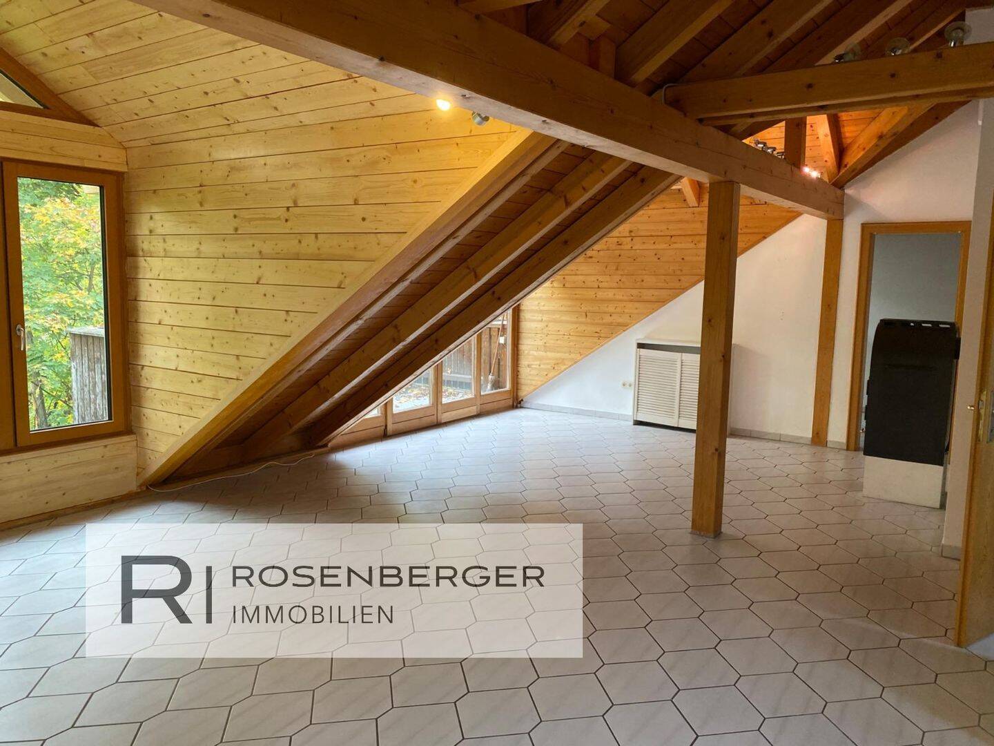 Gemütliche Dachgeschoßwohnung in Isarnähe, 85774 Unterföhring