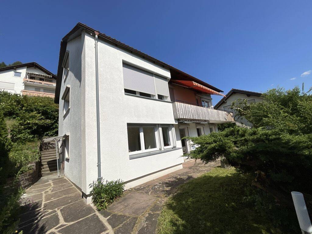 Einfamilienhaus mit ELW in sonniger Aussichtslage im guten renovierten Zustand., 72270 Baiersbronn