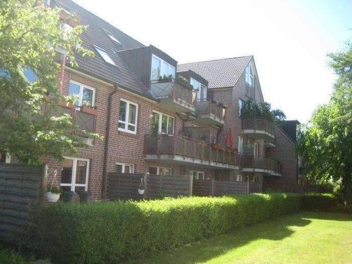 Schöner Wohnen in Norderstedt-Garstedt!! Exlusive 2 Zimmer DG-Wohnung mit Balkon zu vermieten!, 22848 Norderstedt