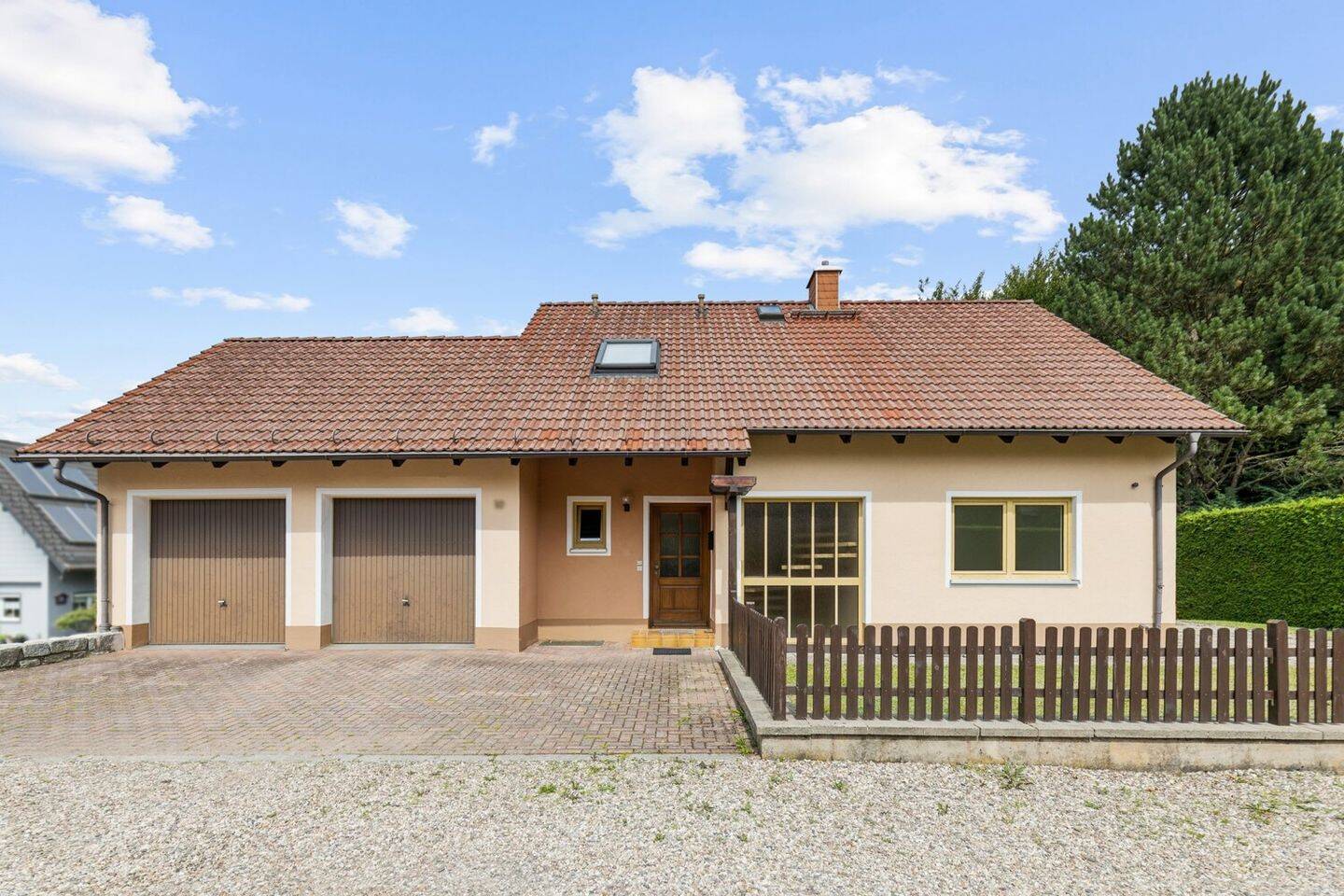 Gepflegtes Einfamilienhaus mit flexiblen Nutzungsmöglichkeiten in ruhiger Lage von Bischofsgrün, 95493 Bischofsgrün
