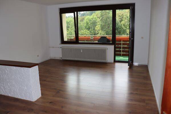 3-Zi.-Wohnung mit Aufzug, Stellplatz, Balkon und Keller am Ortsrand von Bad Mergentheim, 97980 Bad Mergentheim