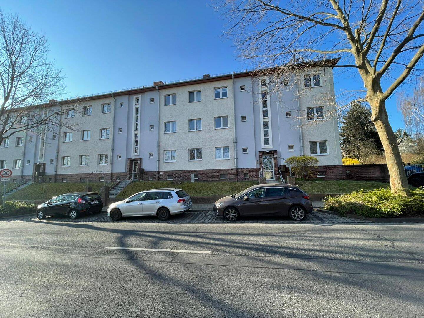 Raumwunder – 3 Raumwohnung in schöner Wohnanlage mit Einbauküche, 1159 Dresden