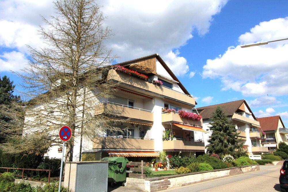 Sehr gepflegtes Mehrparteienhaus in ruhiger, zentraler Lage in Regenstauf, 93128 Regenstauf
