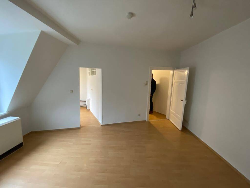Charmante, helle 2-Zimmer Altbauwohnung in zentraler Lage, 90441 Nürnberg (Gibitzenhof Sandreuth Schweinau Werderau)
