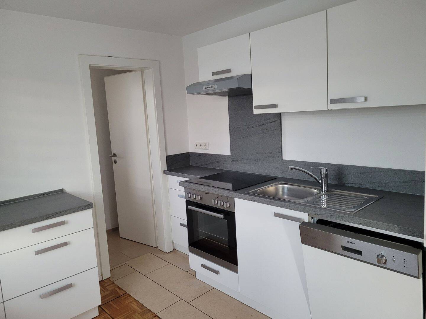 4-Zi-Küche-Bad im EG, Manching, Ortsteil Oberstimm, zu vermieten, 85077 Manching
