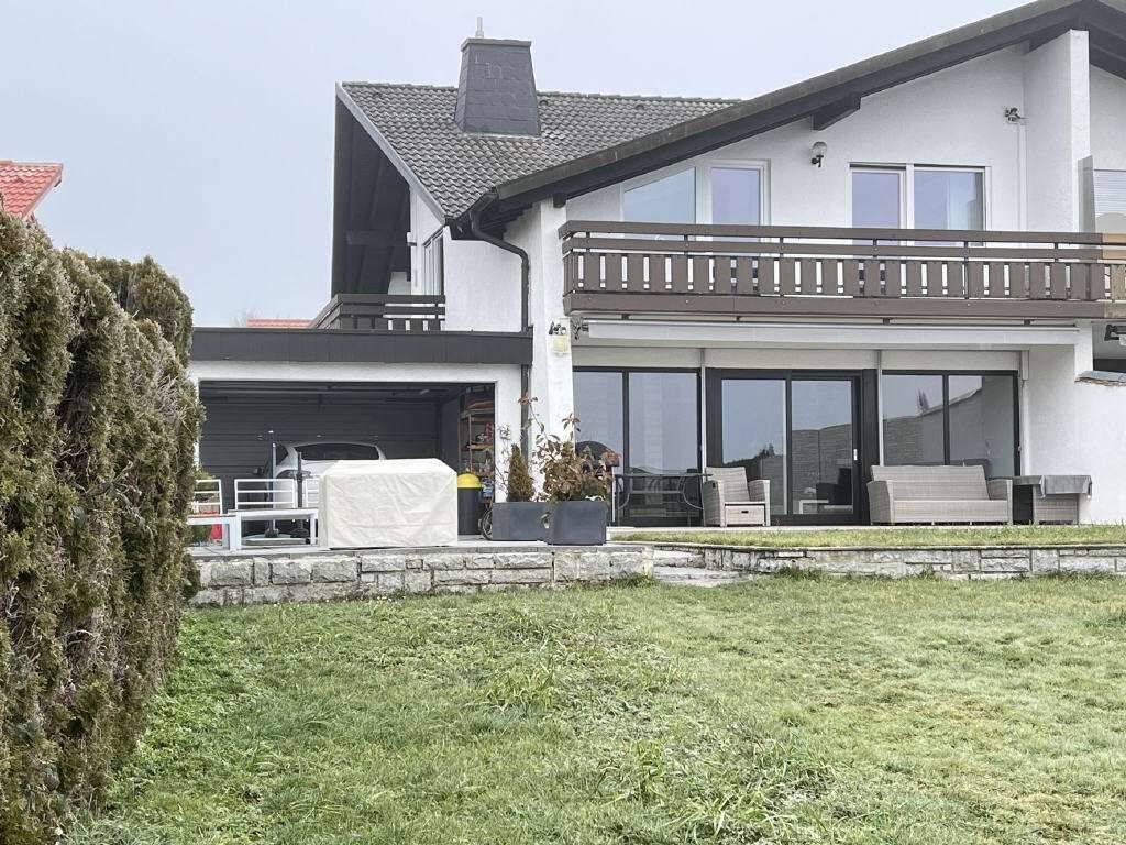 Mit klasse Grundstück in bester und beliebter Wohnlage. Ein großzügiges Haus mit exclusiver Au, 79725 Laufenburg (Baden)