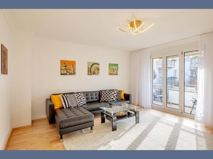 Möbliert: Neuwertig möblierte Wohnung in Altperlach, 81737 München (Ramersdorf-Perlach)