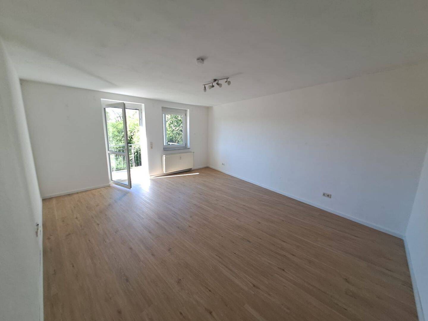 Marko Winter Immobilien-Bretten: Helle 3-Zimmer-Wohnung mit Balkon, 75015 Bretten