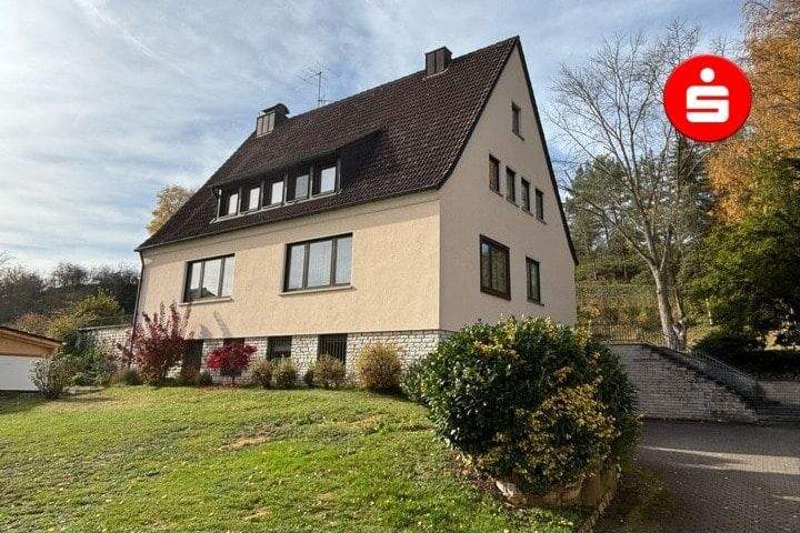 Großzügiges Wohnhaus mit vielen Möglichkeiten in Alfeld, 91236 Alfeld