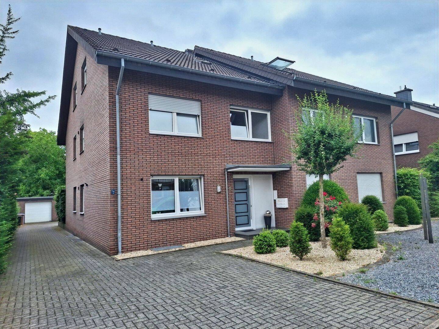 Charmante Dachgeschosswohnung in ruhiger, dennoch zentrumsnaher Wohnlage in Lengerich., 49525 Lengerich