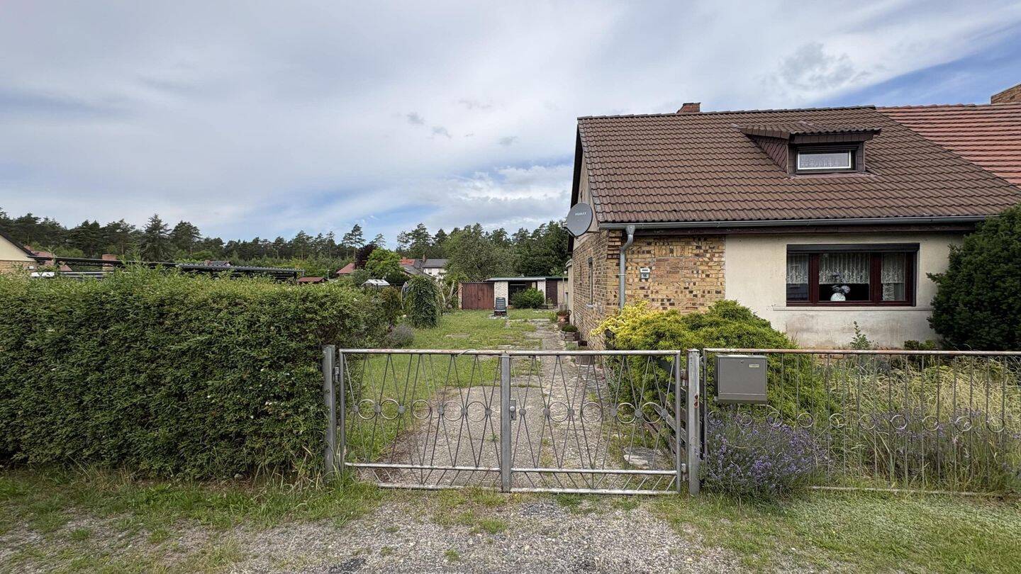 gepflegte Doppelhaushälfte mit Charme, 2953 Bad Muskau