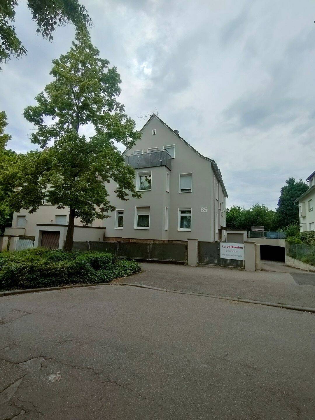 Kernsaniertes 3- Familienhaus mit 318m² WFl und 2 Einzelgaragen in Heilbronn, 74076 Heilbronn (Heilbronn Neckarbogen)