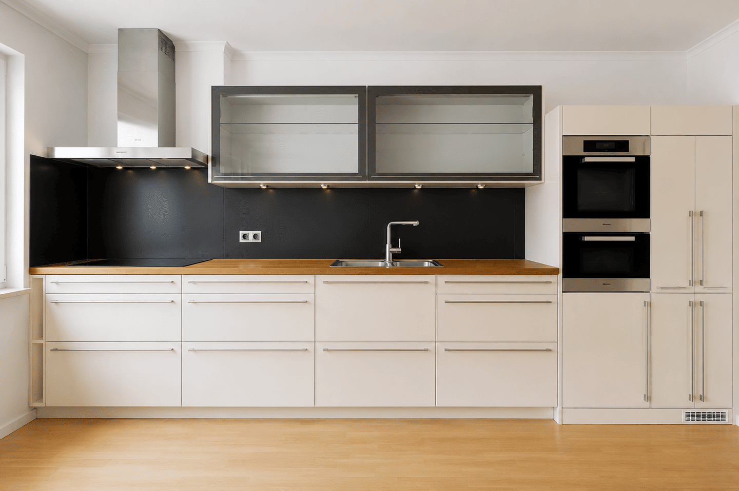 Zwischen Grüneburgpark und Opernplatz: Elegante Wohnung mit Potenzial zur Drei-Zimmer-Wohnung, 60323 Frankfurt am Main (Westend-Nord Westend-Süd)