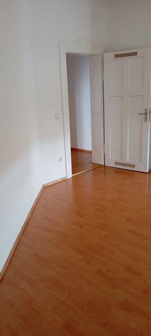 Top 2-Zimmer-Wohnung im herrlichen Schweinau bei Nürnberg!, 90439 Nürnberg (Großreuth bei Schweinau Schweinau Sankt Leonhard Sündersbühl)