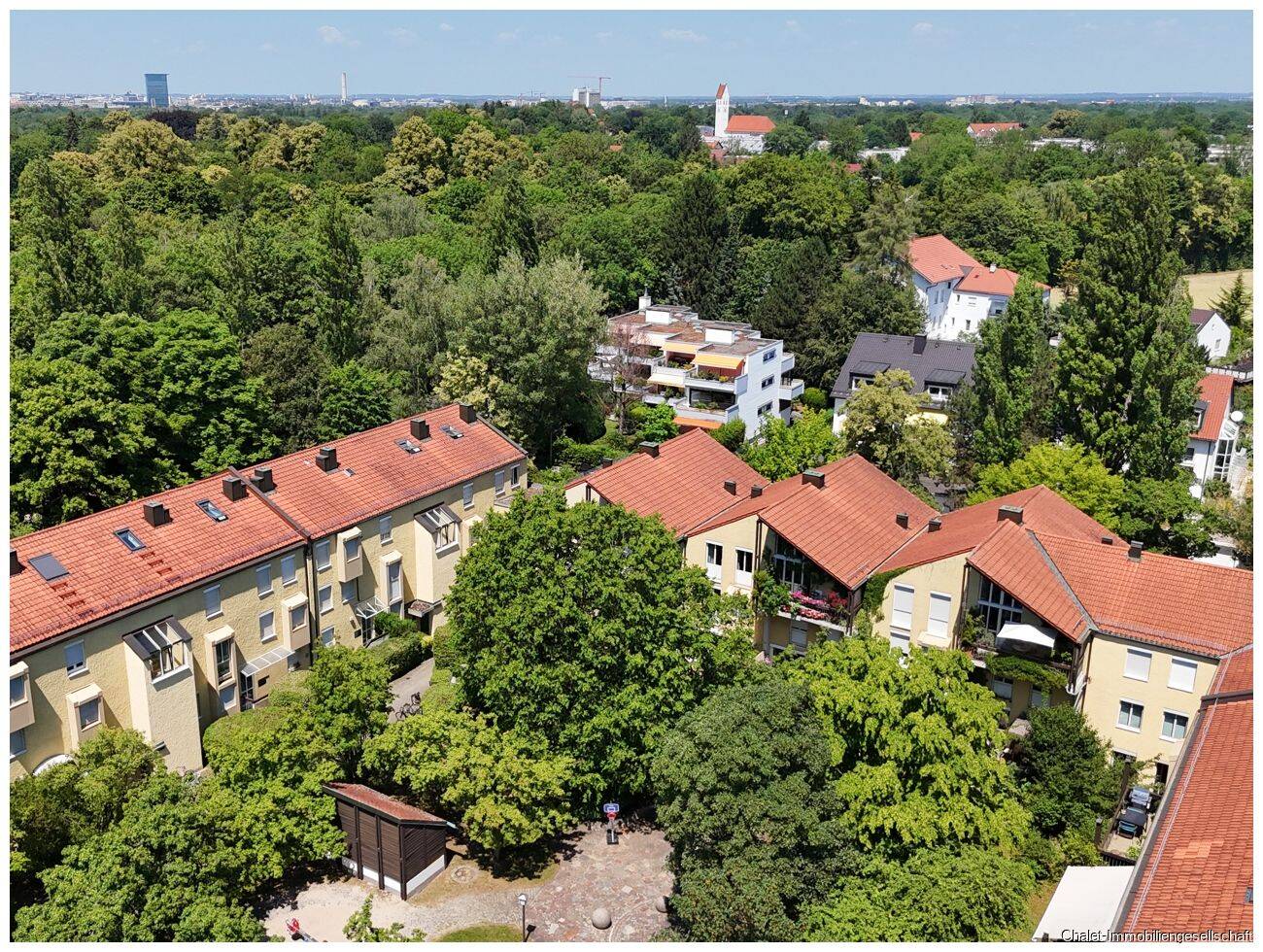 GARTENMAISONETTE, 4-Zimmer-Wohnung mit Südterrasse, Hobbyraum und Gartenanteil, 81925 München (Bogenhausen)