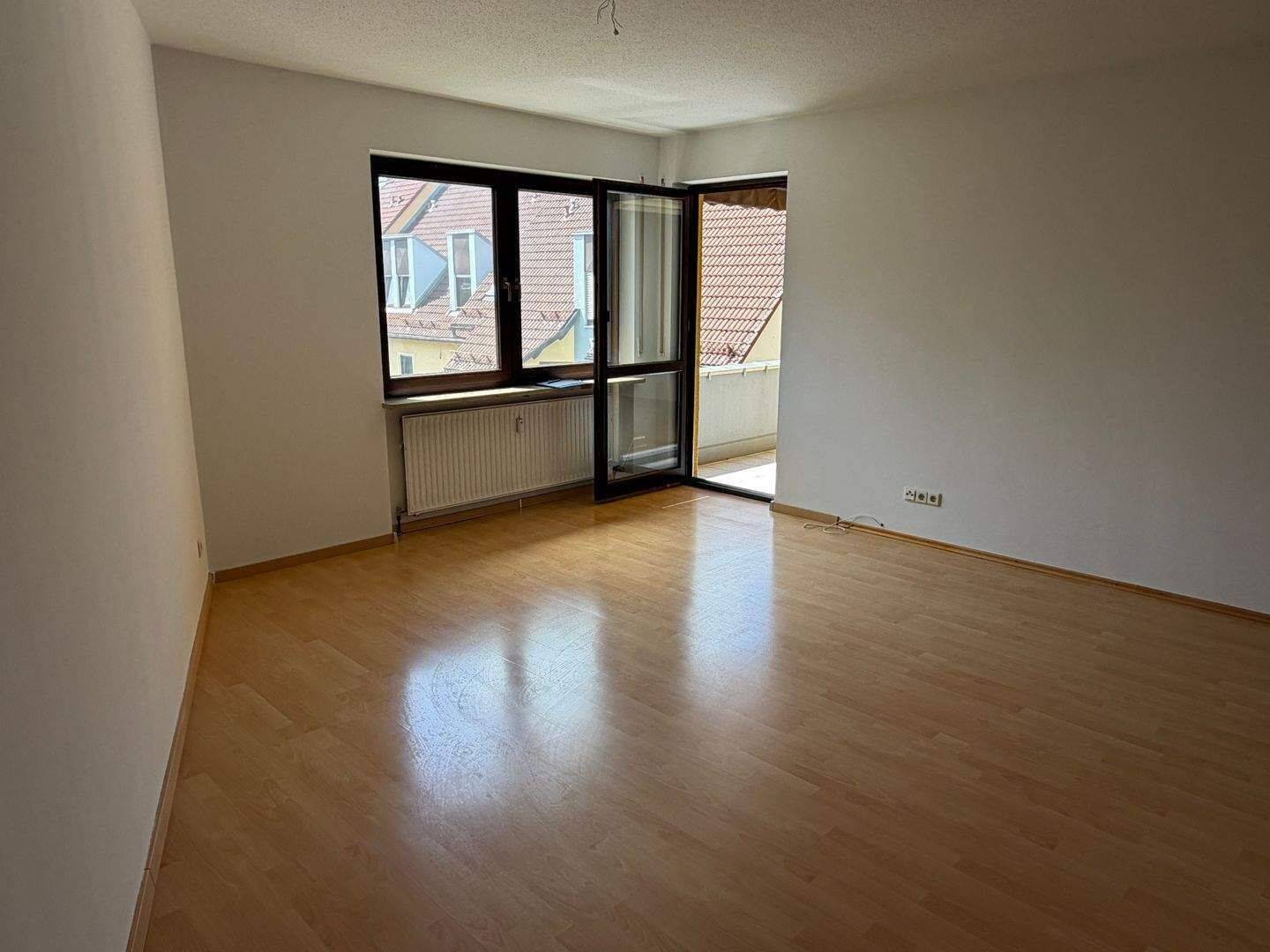 Sehr gepflegte und ansprechende 3-Zimmer-Wohnung mit Balkon und Stellplatz, 90592 Schwarzenbruck
