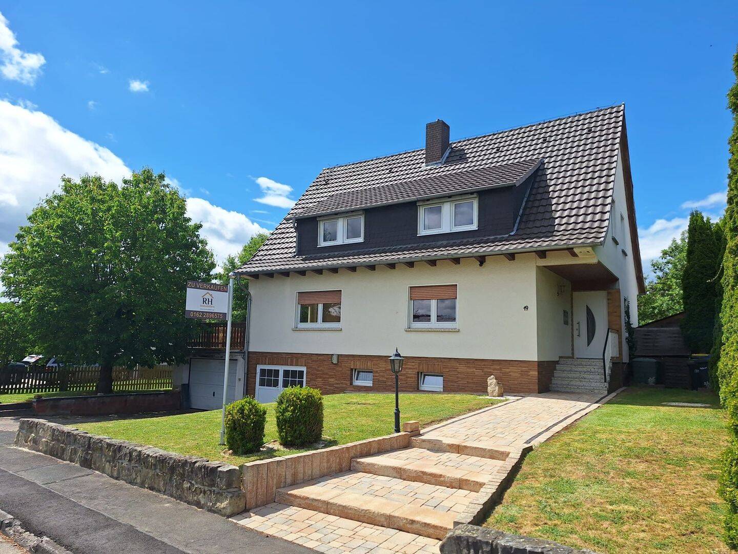Seltene Gelegenheit in begehrter Lage! Großes Einfamilienhaus mit Garten und Garage, 34576 Homberg (Efze)