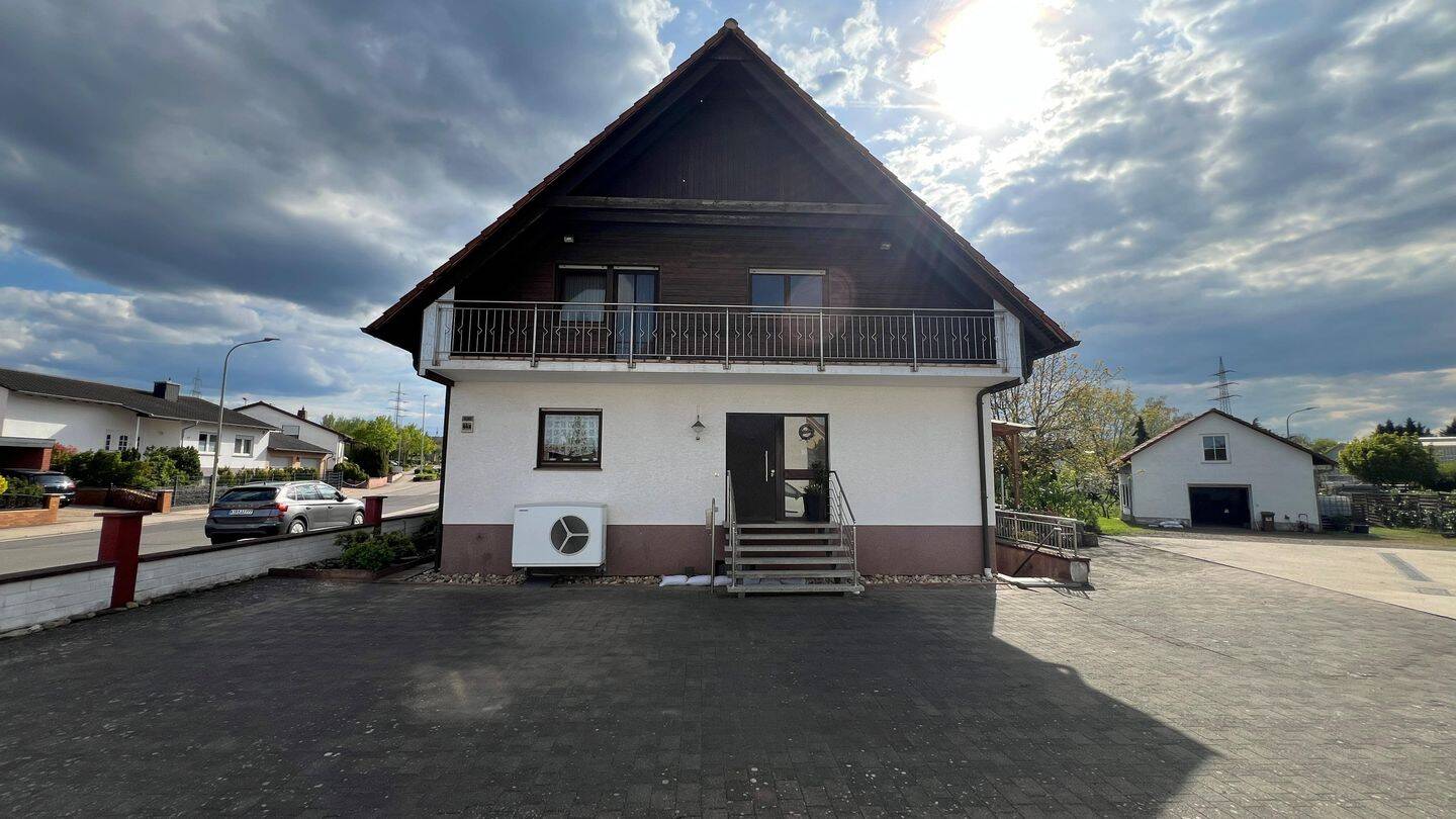 Großzügiges, elegantes Einfamilienhaus mit Sauna, überdachter Terrasse & Nutzgarten, 67307 Göllheim