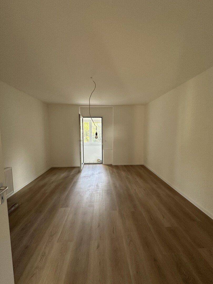 Frisch renovierte 4-Zimmer Wohnung in Essen-Frohnhausen, 45145 Essen (Frohnhausen Holsterhausen)