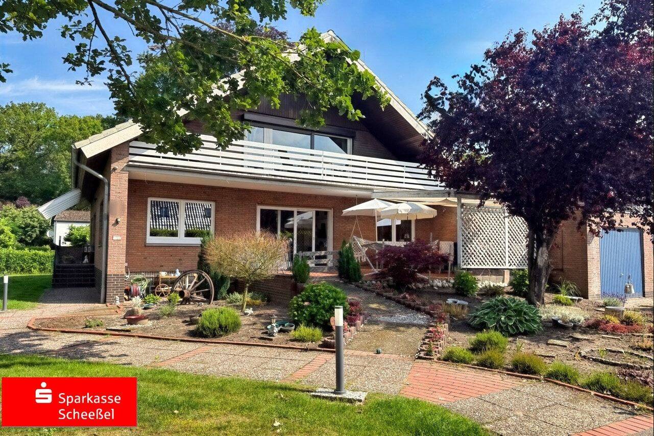 Ein Haus – viele Möglichkeiten: Gepflegtes Zweifamilienhaus in begehrter Wohnlage, 27404 Zeven