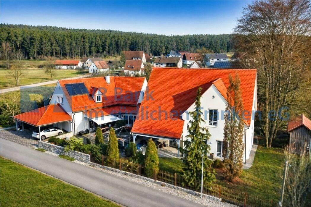Individuelles Wohnen in begehrter Lage mit weitläufigem Garten und Einliegerwohnung am Brombachsee, 91785 Pleinfeld