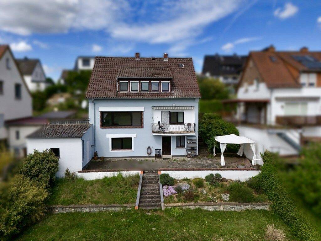 Traumhafter Weitblick inklusive: Ihr neues Zuhause in begehrter Lage von Lahnau, 35633 Lahnau