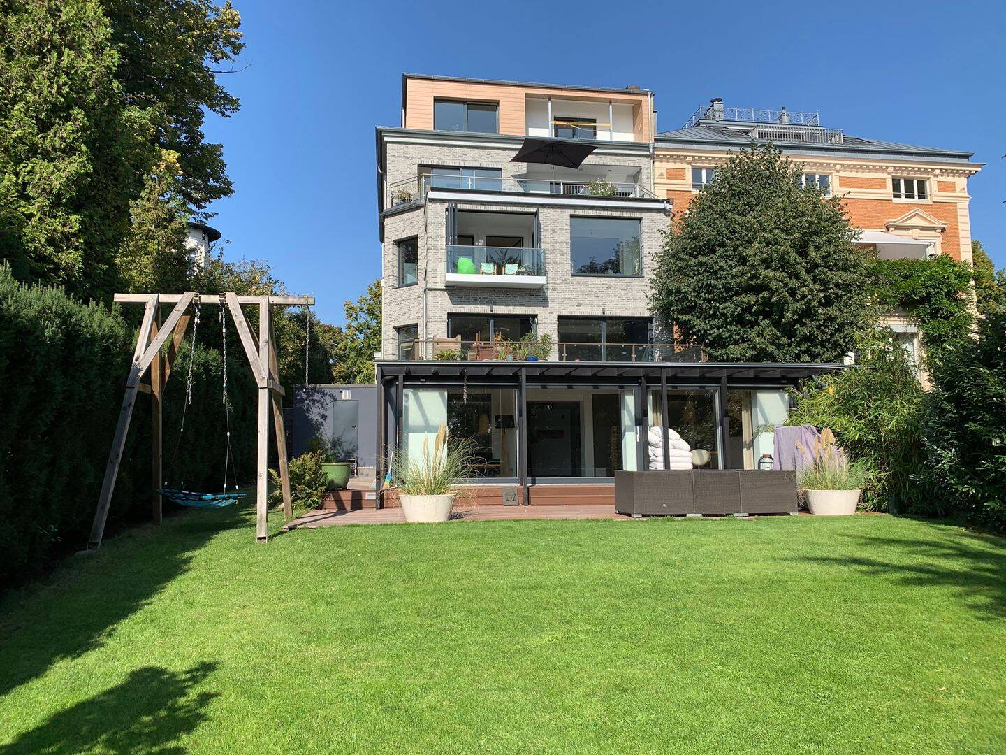 Gartenwohnung mit Hauscharakter an der Elbchaussee – 350 m² Garten, Elbblick & absolute Privatsphäre, 22763 Hamburg (Altona Othmarschen Ottensen)
