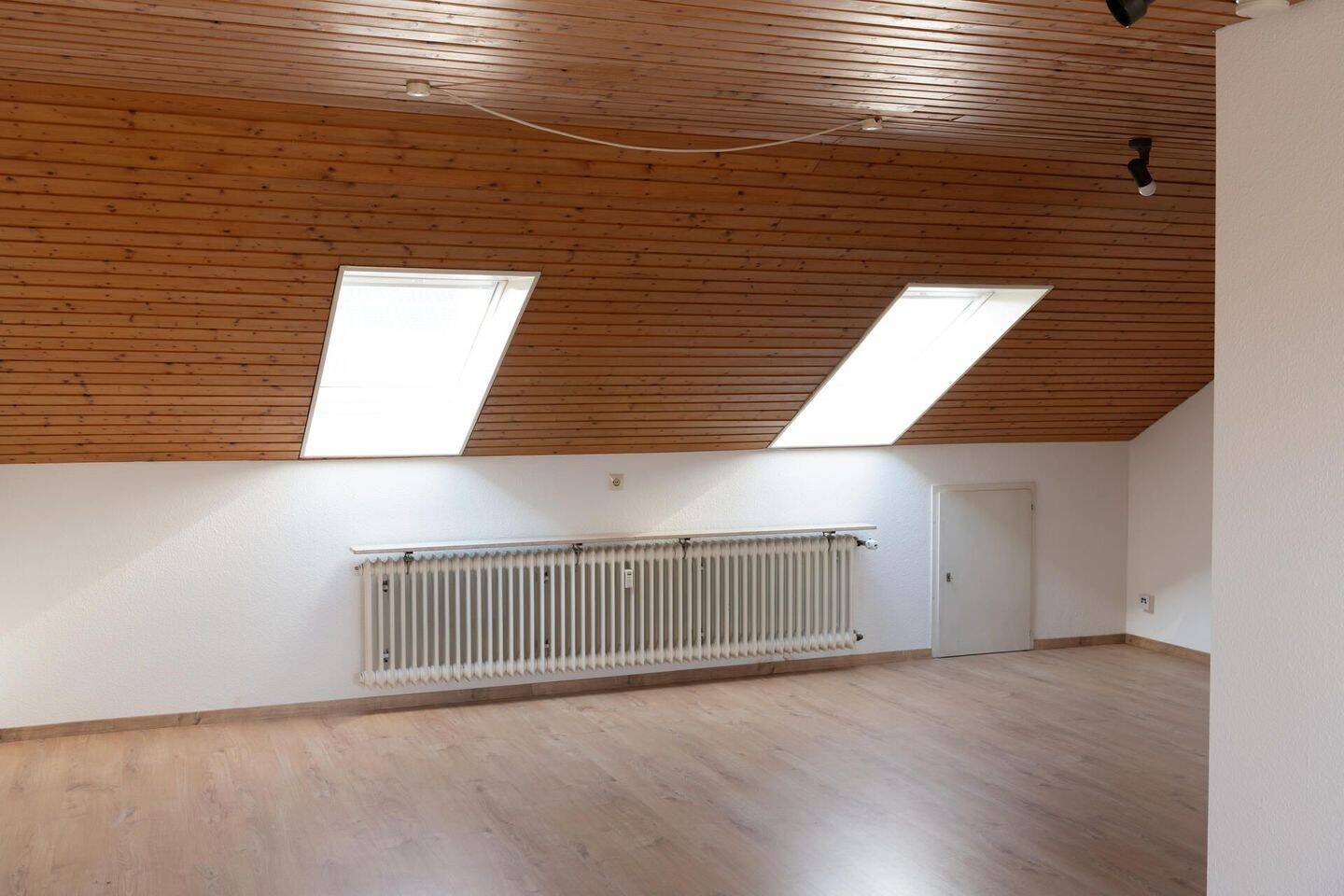 1-Zimmer Dachgeschosswohnung mit Pantryküche und Duschbad in 78467 Konstanz, 78467 Konstanz