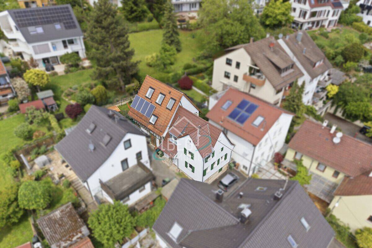 Vielseitig nutzbares Zweifamilienhaus mit Garten in gefragter Wohnlage, 70619 Stuttgart (Heumaden Lederberg Riedenberg Sillenbuch)