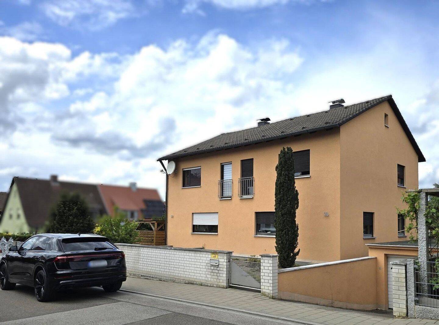 2 Doppelhaushälften auf 739 m² – 1 frei, 1 vermietet + 303 m² Zusatzgrundstück, 92318 Neumarkt i.d. OPf.