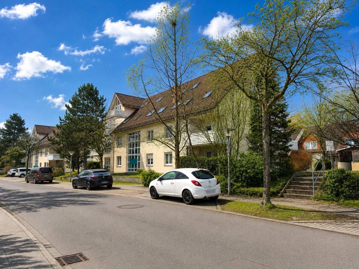 Sofort einziehen! Traumhafte 3-Zimmer-Maisonette mit Dachterrasse & Tiefgarage, 1328 Dresden