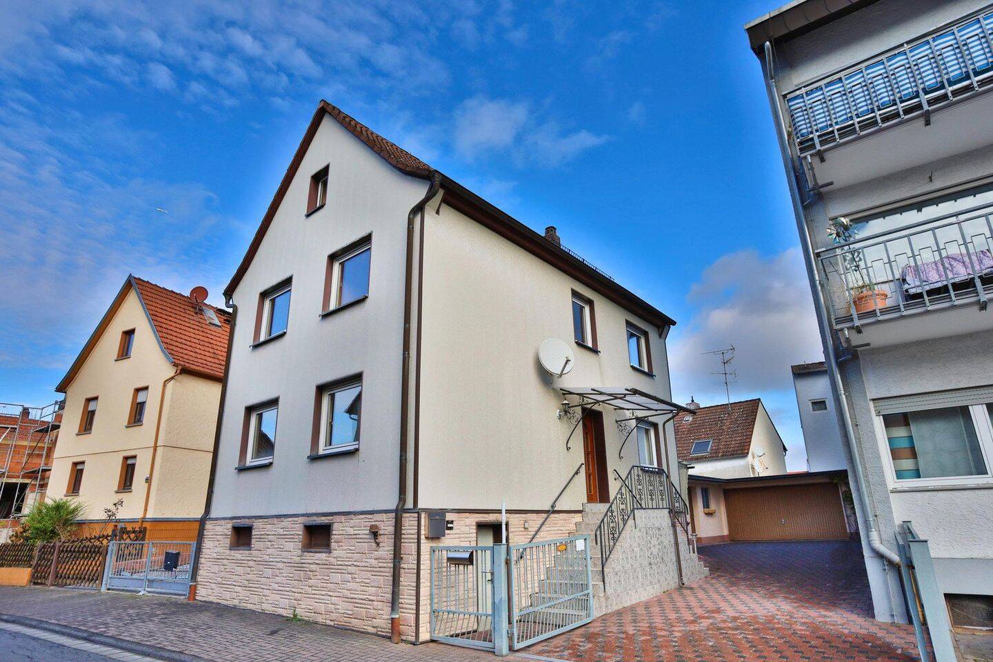 Provisionsfreies Mehrgenerationenhaus mit Anbau & Doppelgarage, 63579 Freigericht