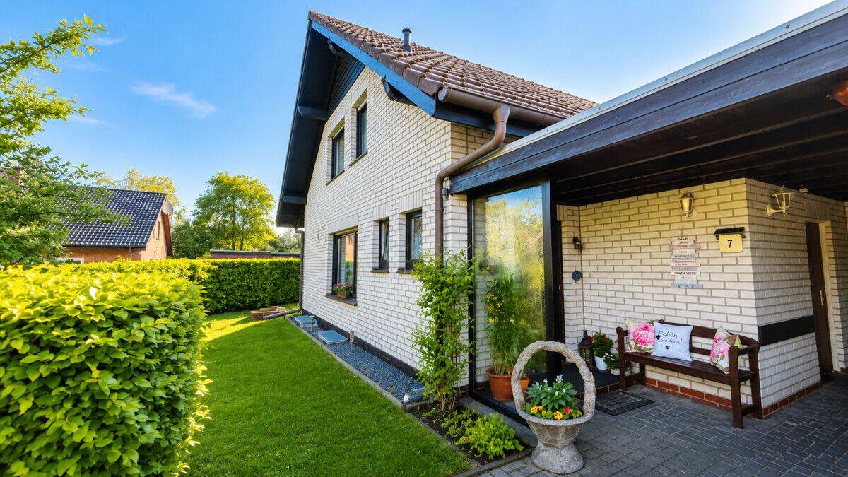 Einfamilienhaus mit Wohlfühlcharakter in guter Lage von Uelsen, 49843 Uelsen