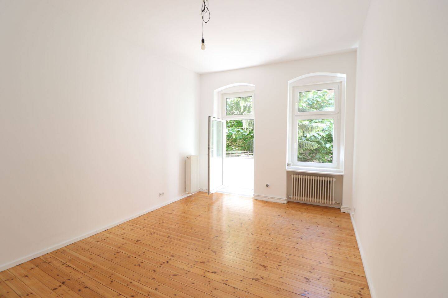 Frisch sanierte 2-Zimmer Altbauwohnung im Brüsseler Kiez | mit Balkon, 13353 Berlin (Mitte Charlottenburg-Nord Gesundbrunnen Tiergarten Wedding)