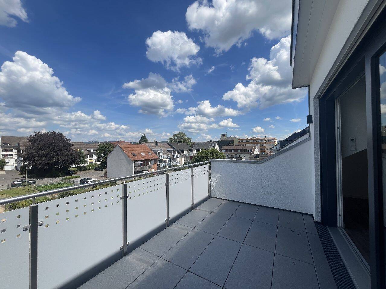 3 Zimmer Dachgeschosswohnung mit Dachterrasse und Balkon im KFW 40 Standard mit Ökobilanzierung, 33175 Bad Lippspringe