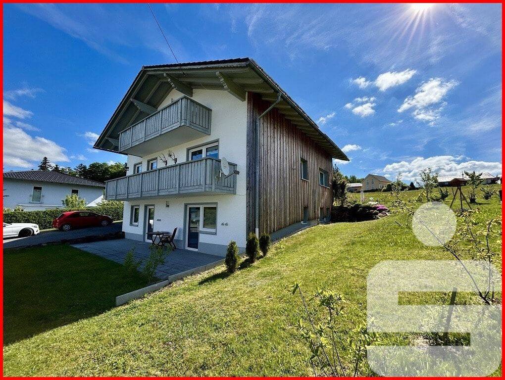 Gepflegtes Wohnhaus mit drei Einheiten in 94556 Neuschönau, 94556 Neuschönau