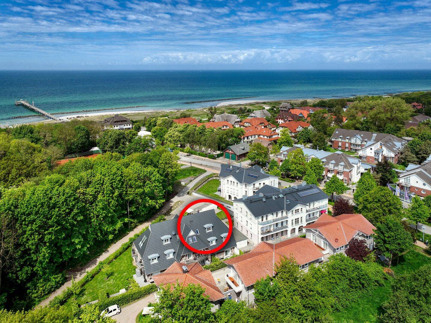 Entzückende Ferienwohnung im Dachgeschoss – 150 Meter zum Strand mit Terrassenfläche im Garten, 18347 Wustrow