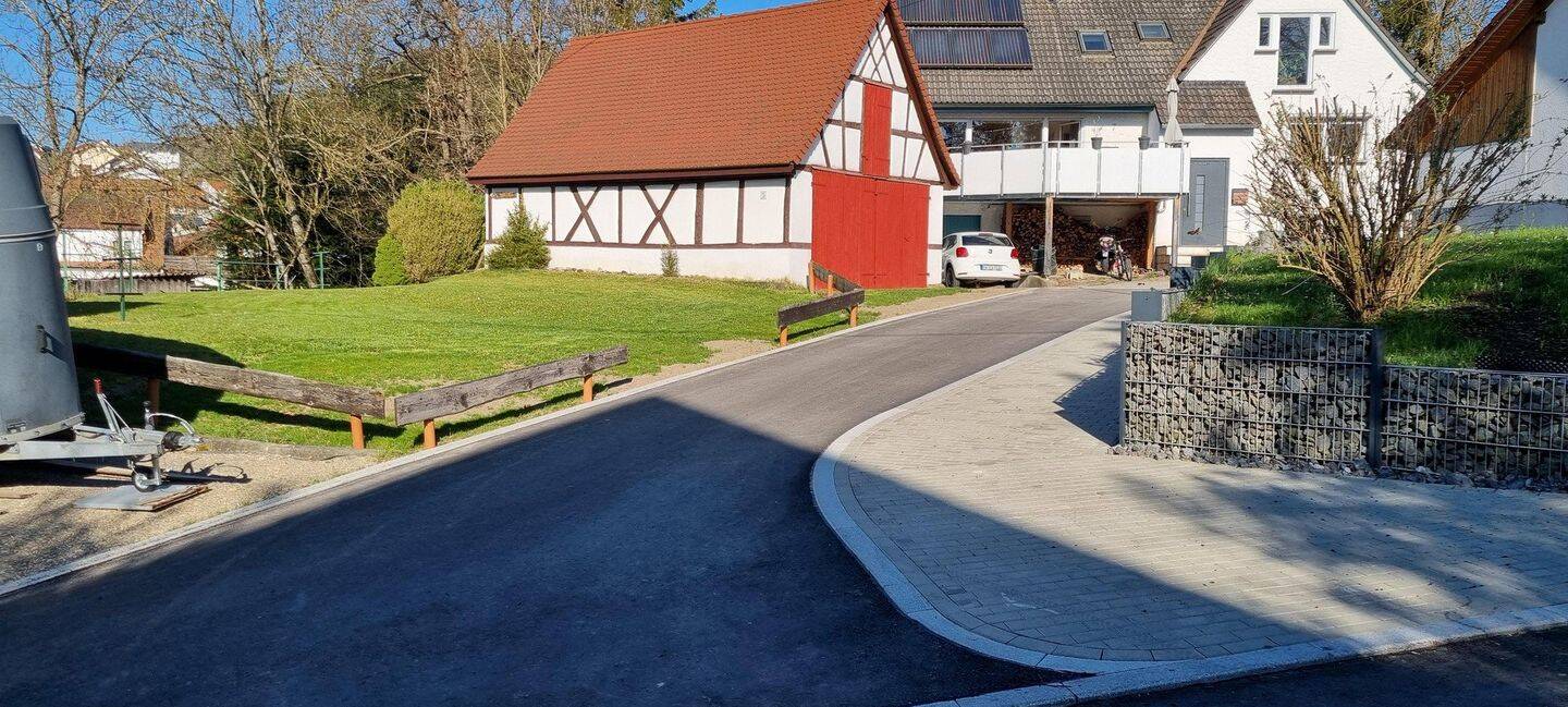 Baugrundstück erschlossen, mit vorhandener großen Garage u. kleiner Werkstatt, 78628 Rottweil