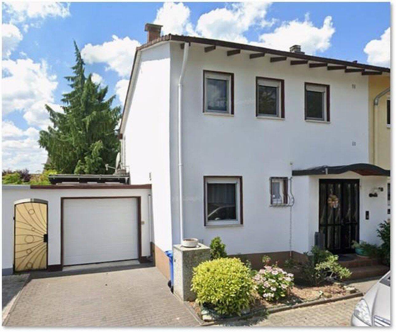Von Privat: Ruhig gelegenes Reiheneckhaus mit Garten und Garage, 65824 Schwalbach am Taunus