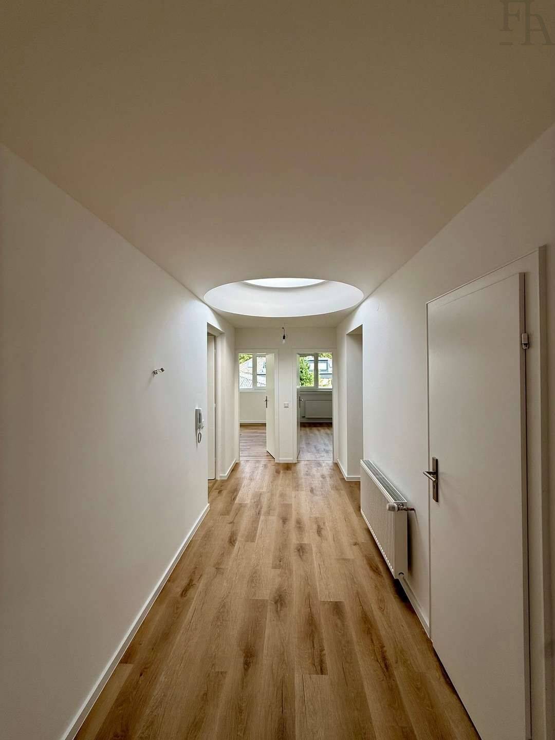 Penthouse-Feeling im Bonner Villenviertel – großzügig, lichtdurchflutet und umfangreich modernisiert, 53175 Bonn (Bad Godesberg Friesdorf Plittersdorf)
