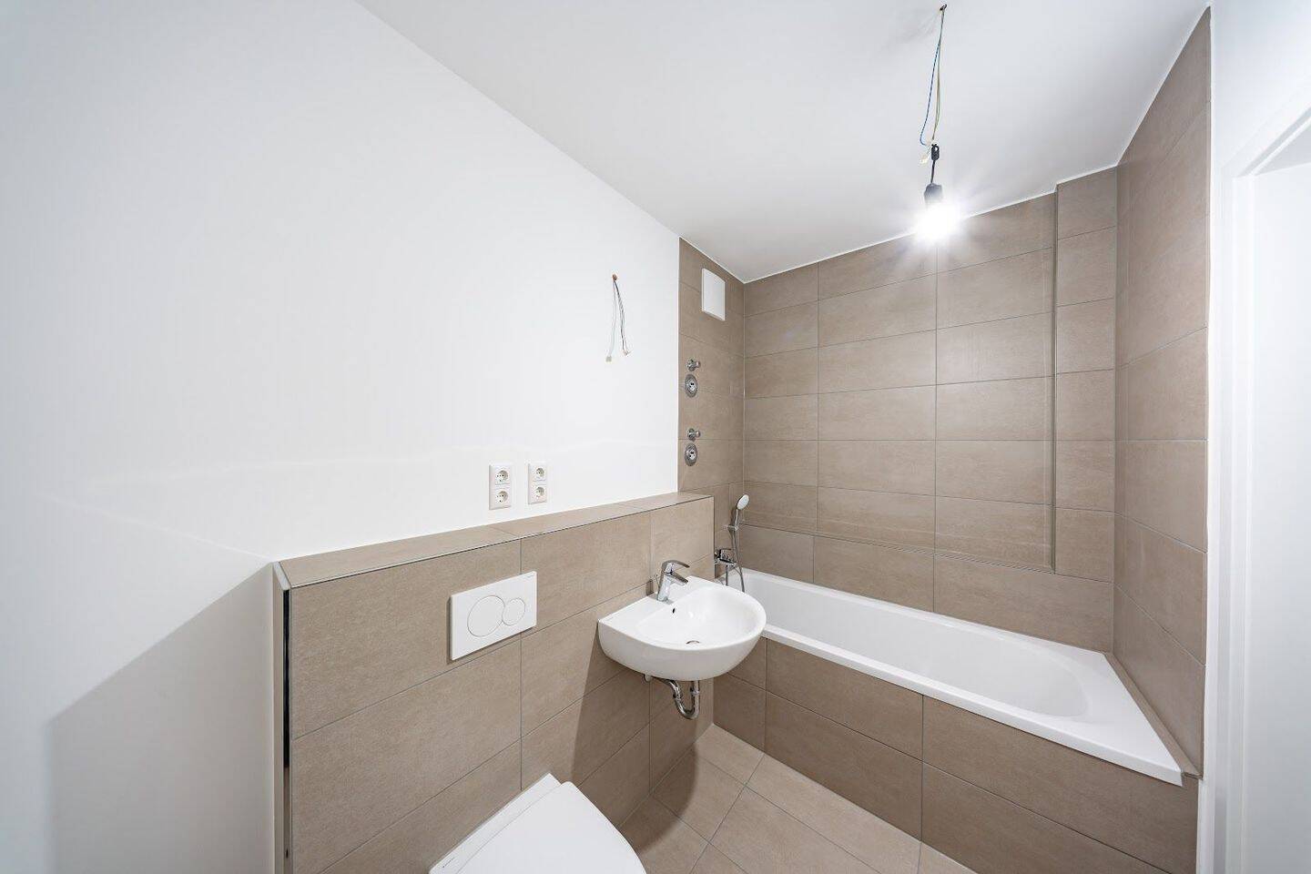 Geräumige Neubauwohnung an der Dahme mit Fußbodenheizung und Balkon mit WBS bis 220%, 12557 Berlin (Treptow-Köpenick)