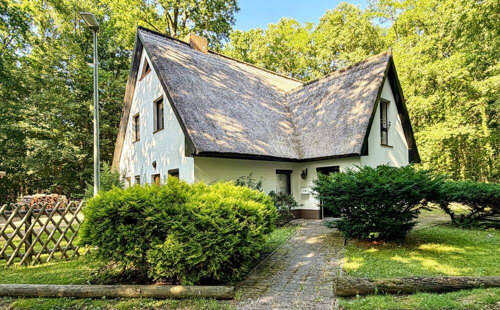 Charmantes Reetdachhaus mit vielseitigem Nutzungspotenzial in Dolgenbrodt, 15754 Heidesee