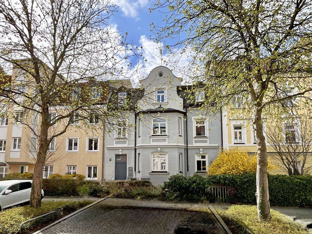 AIGNER – Charmantes, denkmalgeschütztes Dreiparteienhaus in Bestlage Milbertshofen, 80807 München (Milbertshofen-Am Hart Schwabing-Freimann)